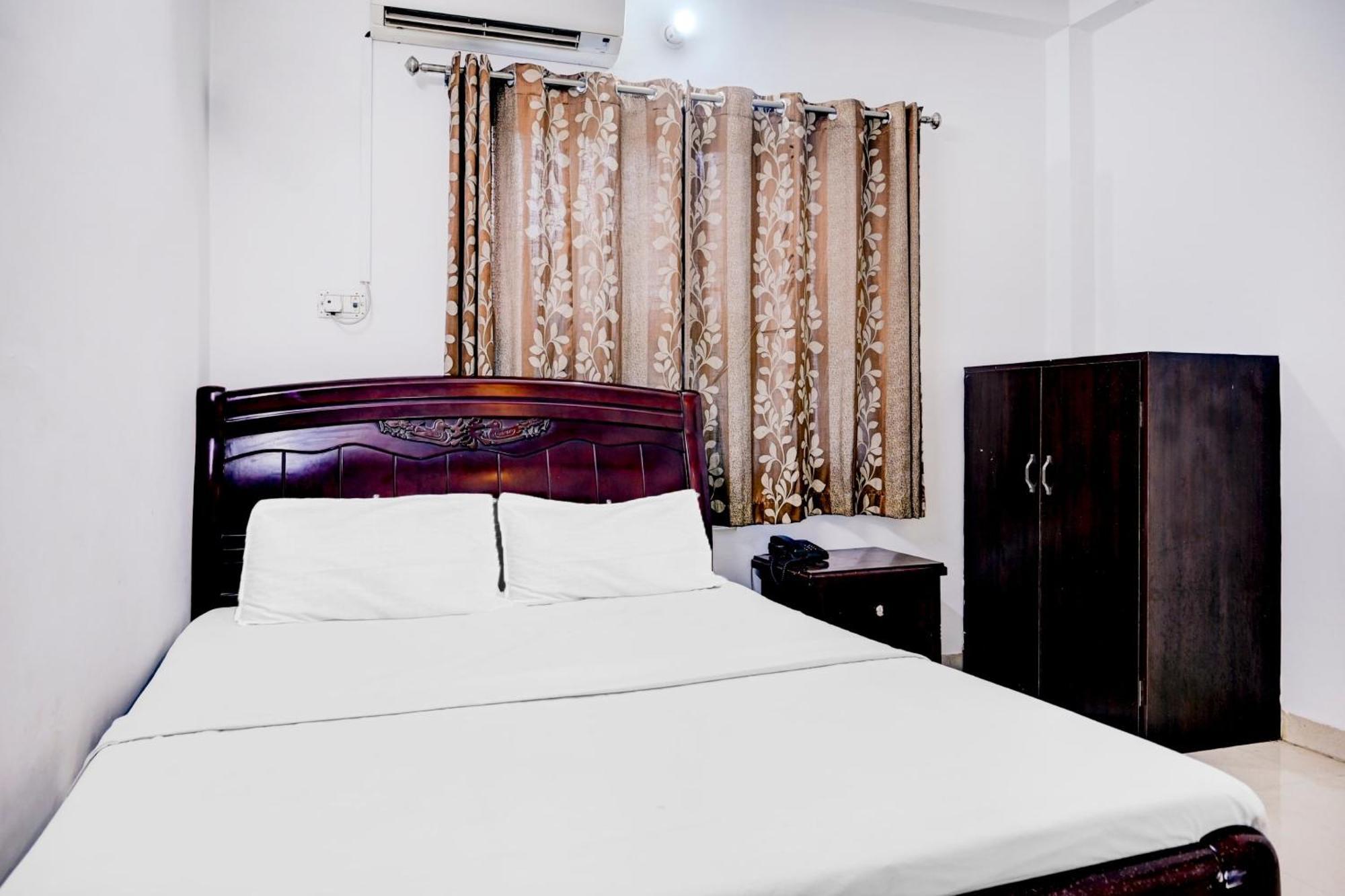 Hotel O Lotus Varanasi