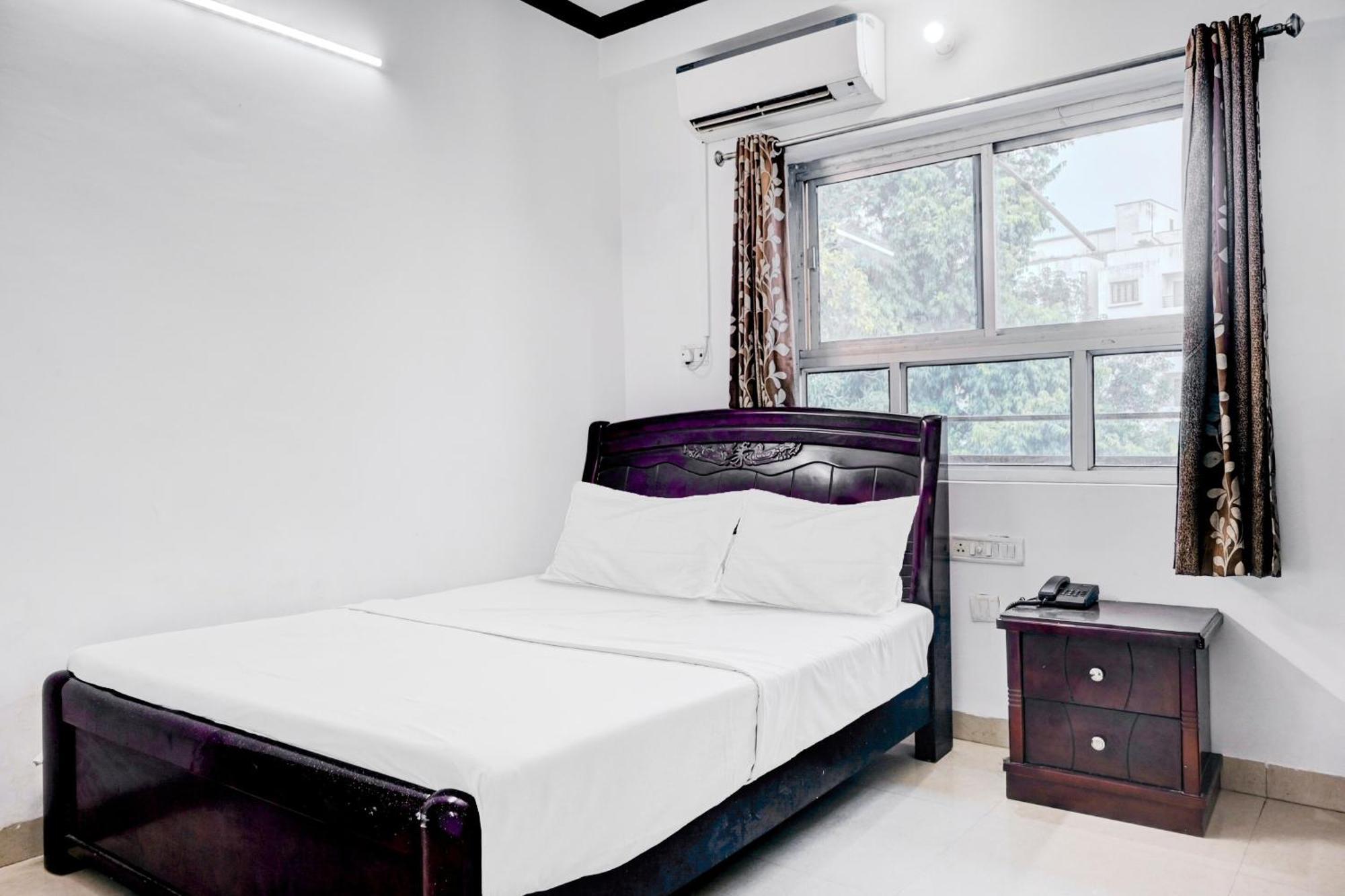 Hotel O Lotus Varanasi